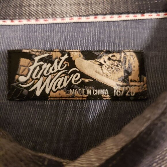 First Wave youth button down long sleeve shirt size 18/20 NWT - Picture 10 of 10